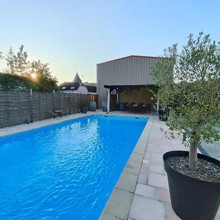 Au Vendangeoir De Groupe Piscine Villa Couvignon