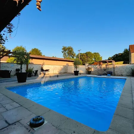 Au Vendangeoir De Groupe Piscine Villa *