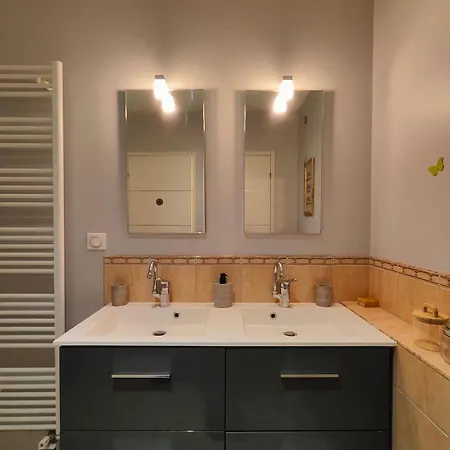 Au Vendangeoir De Groupe Piscine * Couvignon